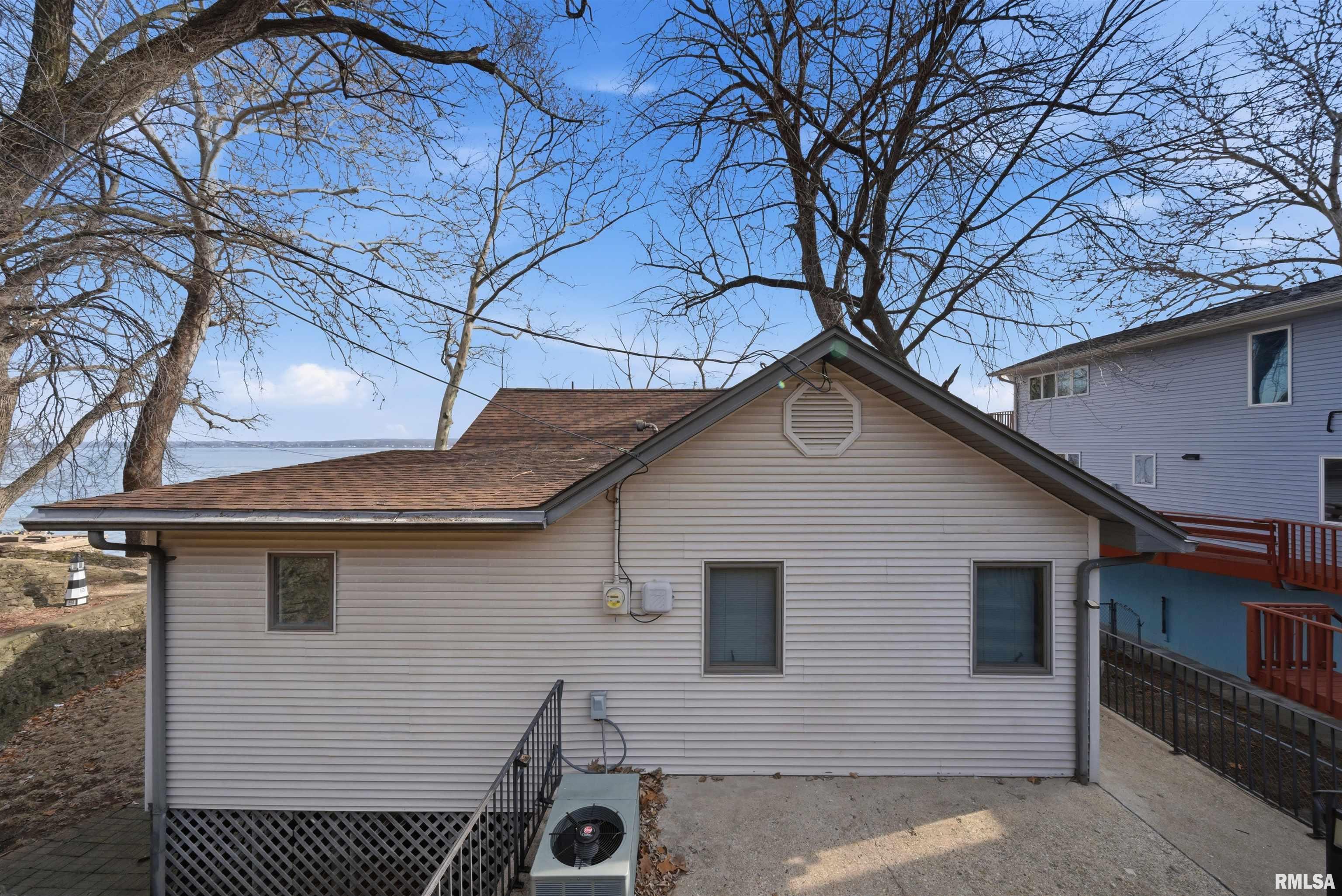 4222 North Galena Road Peoria, IL 61611 - Photo 1 of 41