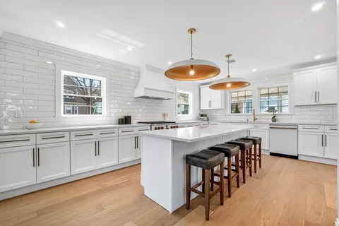 $989,900 | 1078 Main Street, Unit 1, Melrose, MA 02176