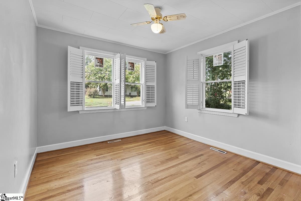 409 East Florida Street Clinton, SC 29325 - Photo 7 of 14