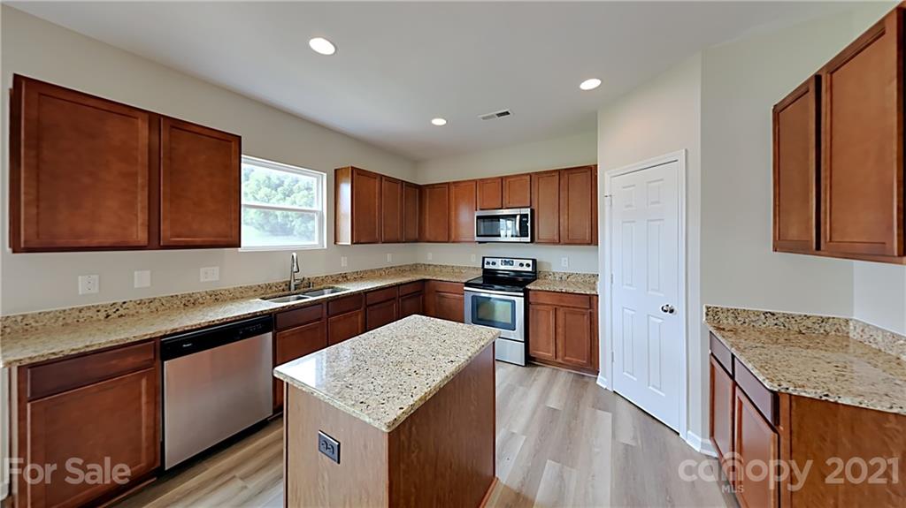 11608 Lusterleaf Holly Road Charlotte, NC 28227 - Photo 4 of 16 Gallery Image 4