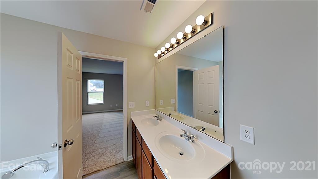 11608 Lusterleaf Holly Road Charlotte, NC 28227 - Photo 7 of 16 Gallery Image 7