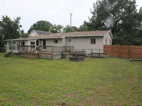 8574 North McKinley Road Flushing, MI 48433 - Photo 15 of 24 20374092-14.JPG