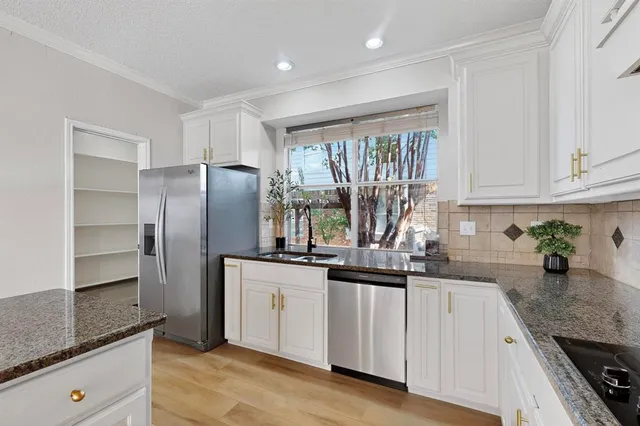 $709,999 | 640 Forest Bend Drive, Plano, TX 75025