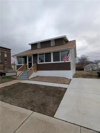 $189,900 | 401 East Acton Avenue, Wood River, IL 62095