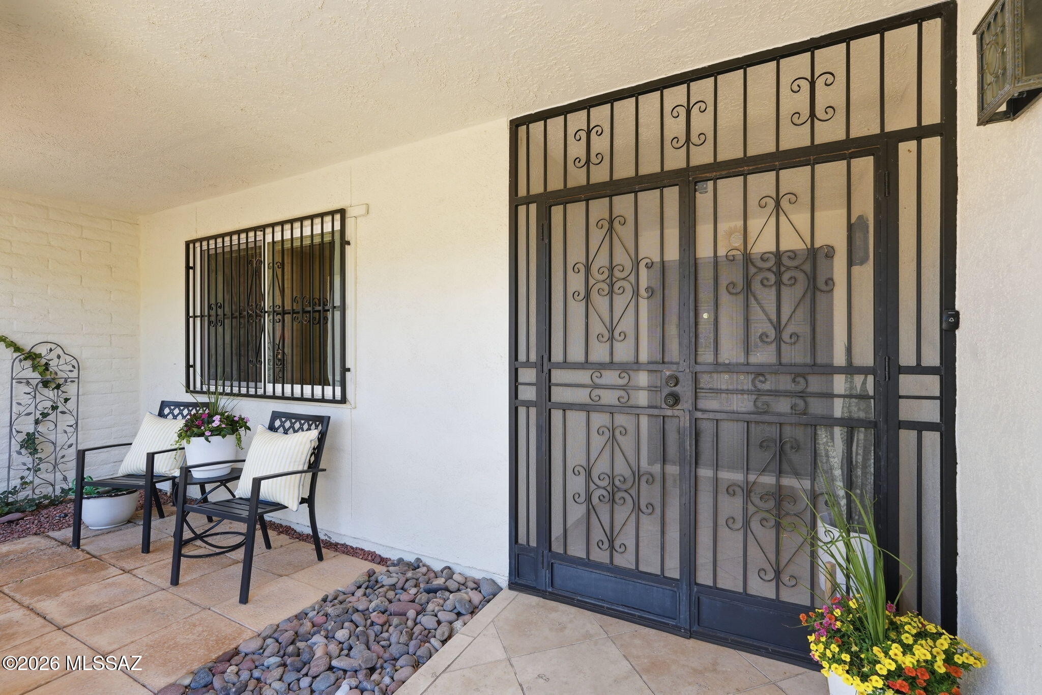 1342 North Via Ronda Oriente Tucson, AZ 85715 - Photo 3 of 41 Inviting Front Porch