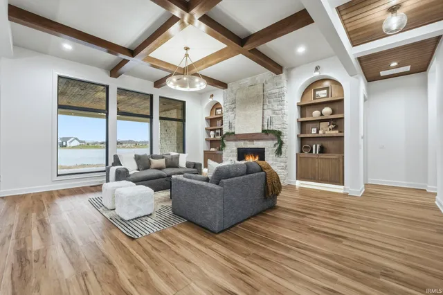 $999,900 | 1927 Burnt Lk Drive, Fort Wayne, IN 46814