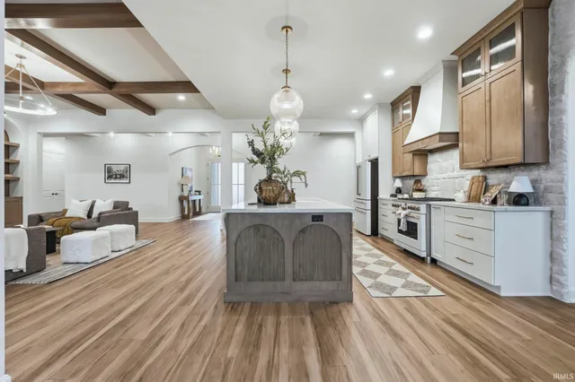 $999,900 | 1927 Burnt Lk Drive, Fort Wayne, IN 46814