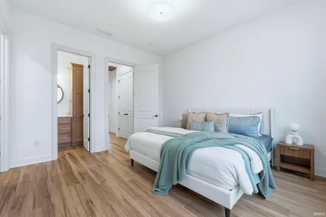 $999,900 | 1927 Burnt Lk Drive, Fort Wayne, IN 46814