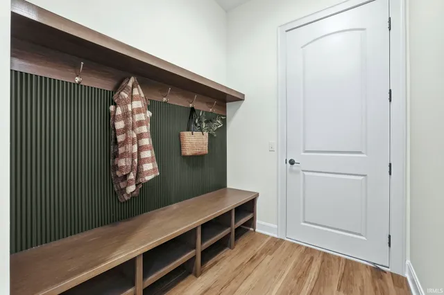 $999,900 | 1927 Burnt Lk Drive, Fort Wayne, IN 46814