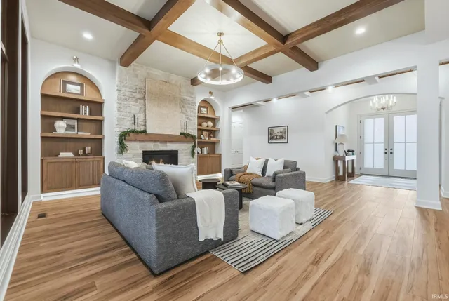 $999,900 | 1927 Burnt Lk Drive, Fort Wayne, IN 46814