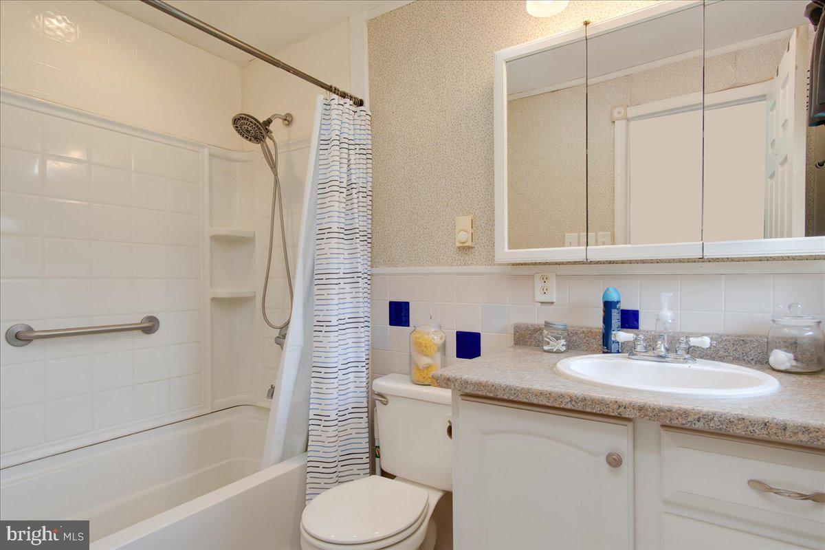 4239 Trego Road Keedysville, MD 21756 - Photo 17 of 31 Bathroom