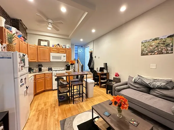$2,700 | 204 Endicott Street, Unit 1, Boston, MA 02113