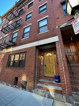 $2,650 | 204 Endicott Street, Unit 1, Boston, MA 02113