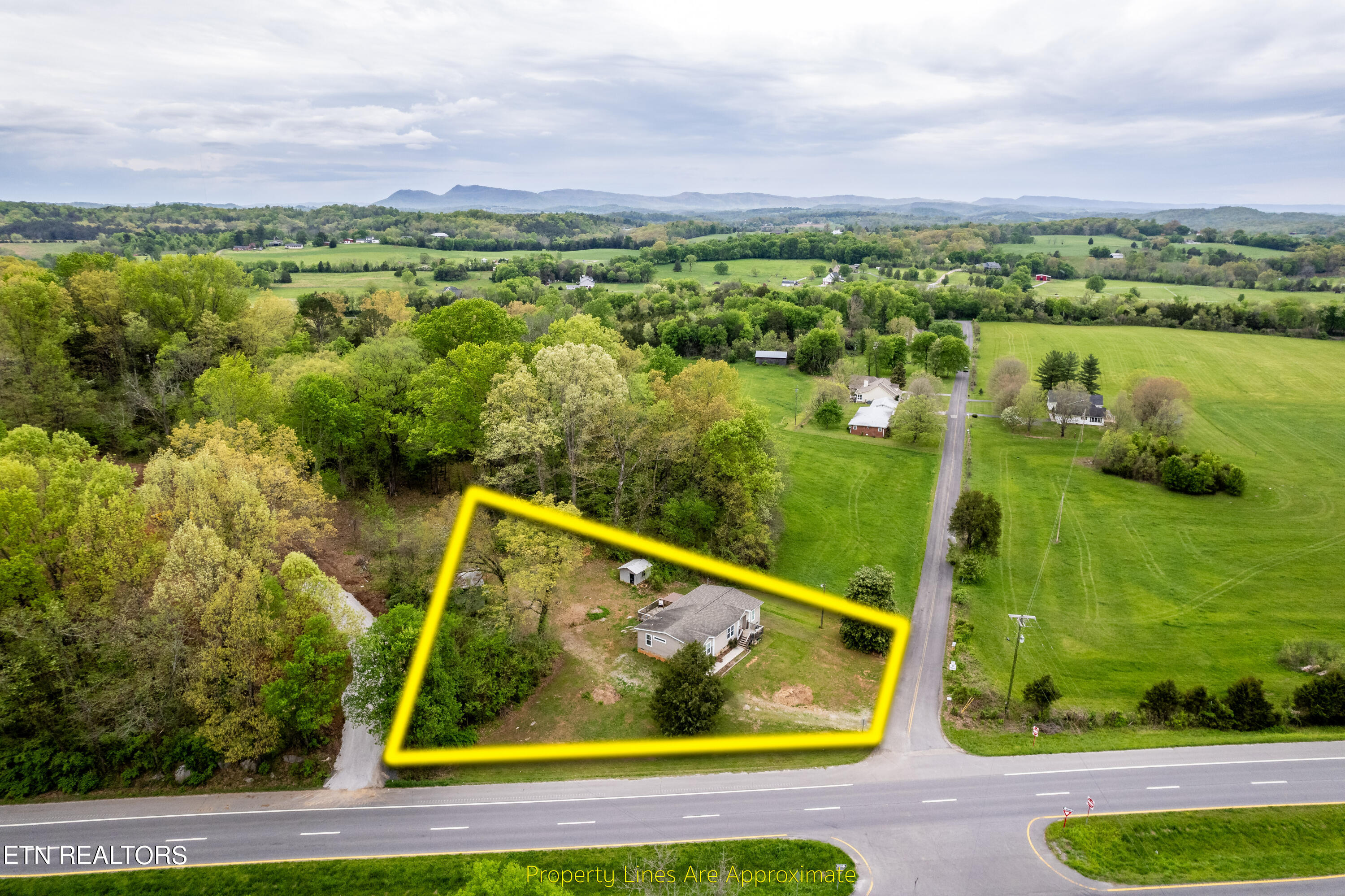 557 Bruner Road Strawberry Plains, TN 37871 - Photo 3 of 30 557 Bruner rd-11