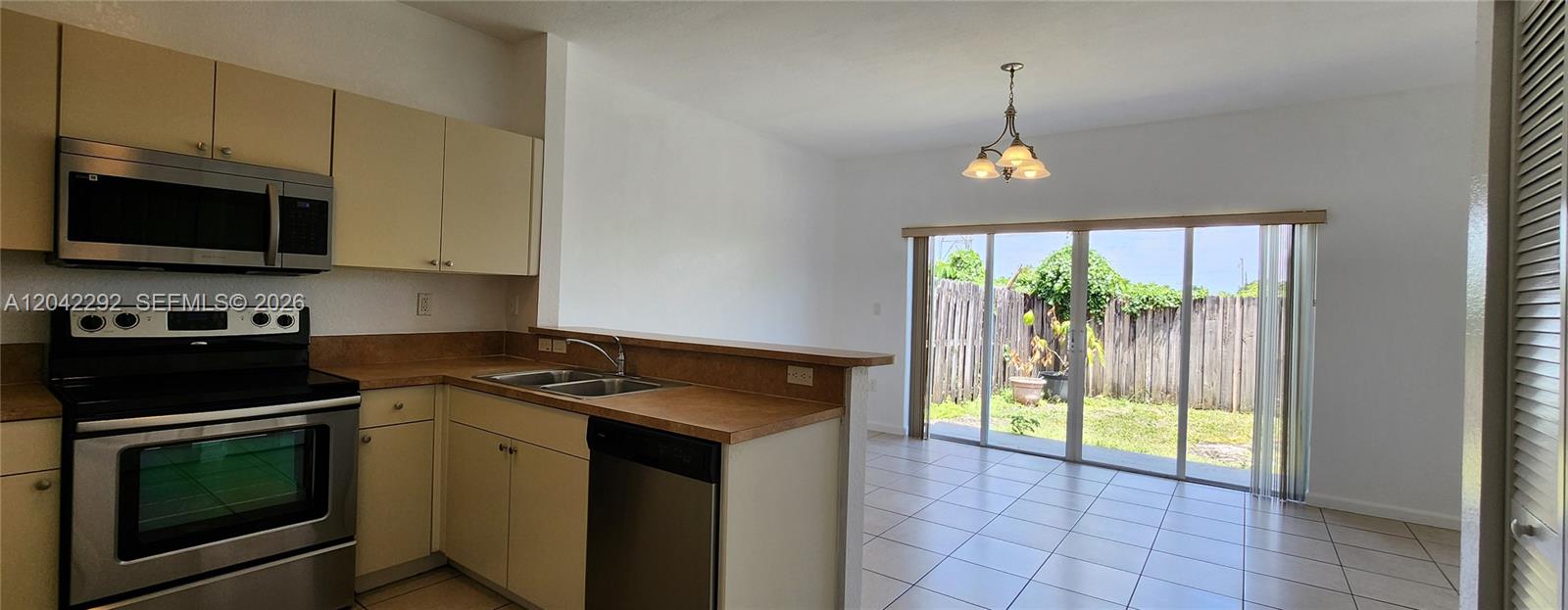 10949 Southwest 181st Terrace Miami, FL 33157 - Photo 16 of 32