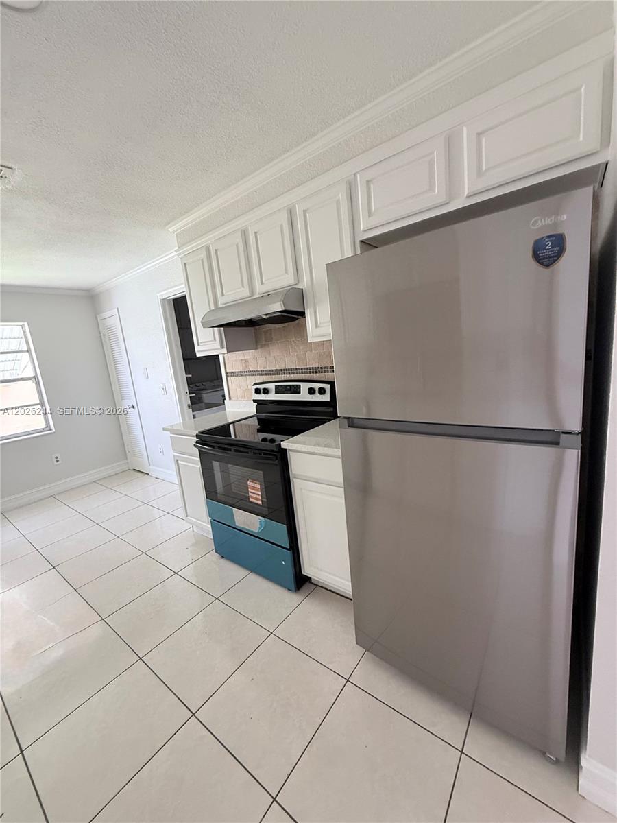 22217 Southwest 61st Avenue Boca Raton, FL 33428 - Photo 13 of 32