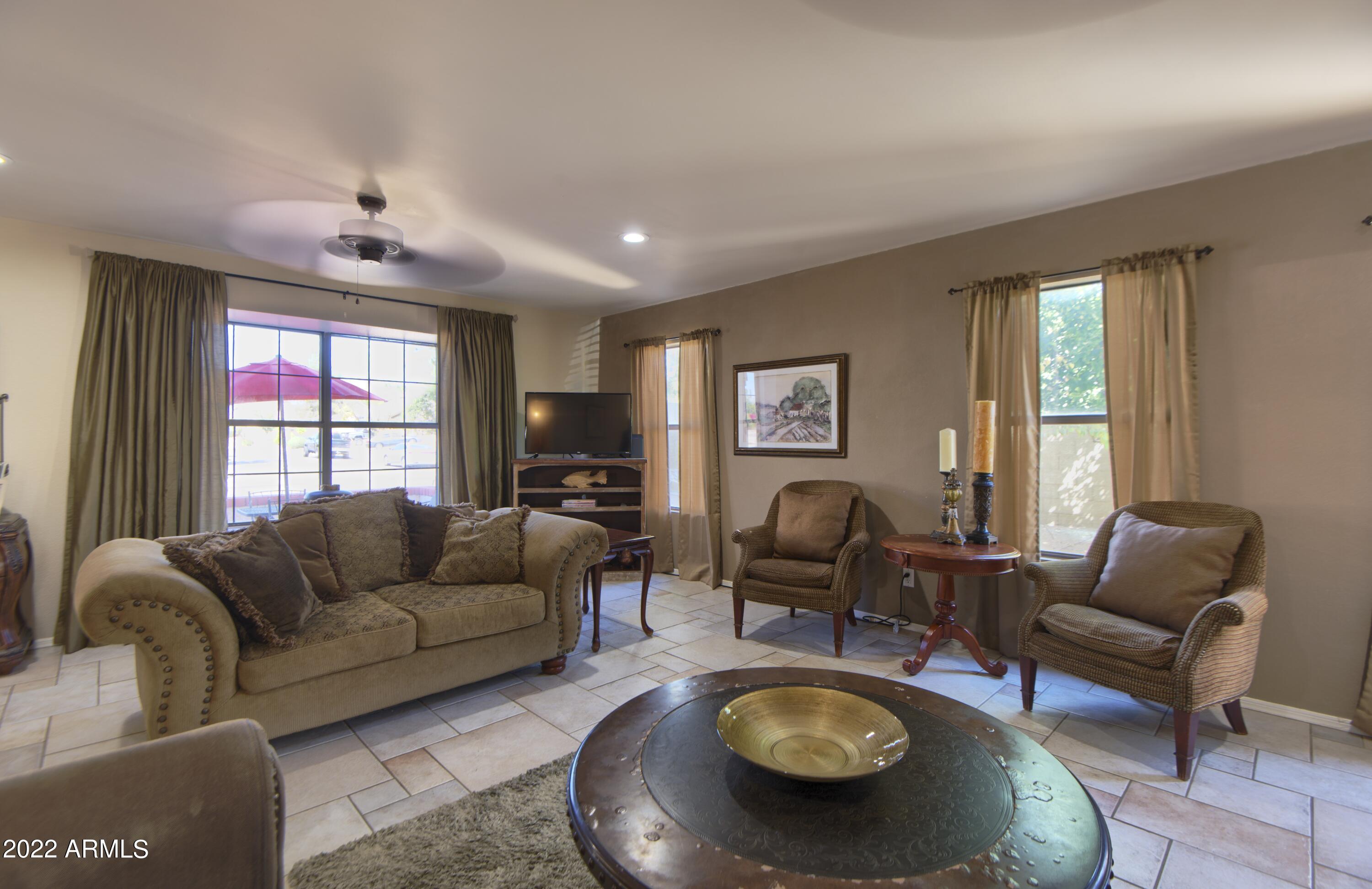 1433 East Utopia Road Phoenix, AZ 85024 - Photo 7 of 22 UTOPIA GREATRM 1