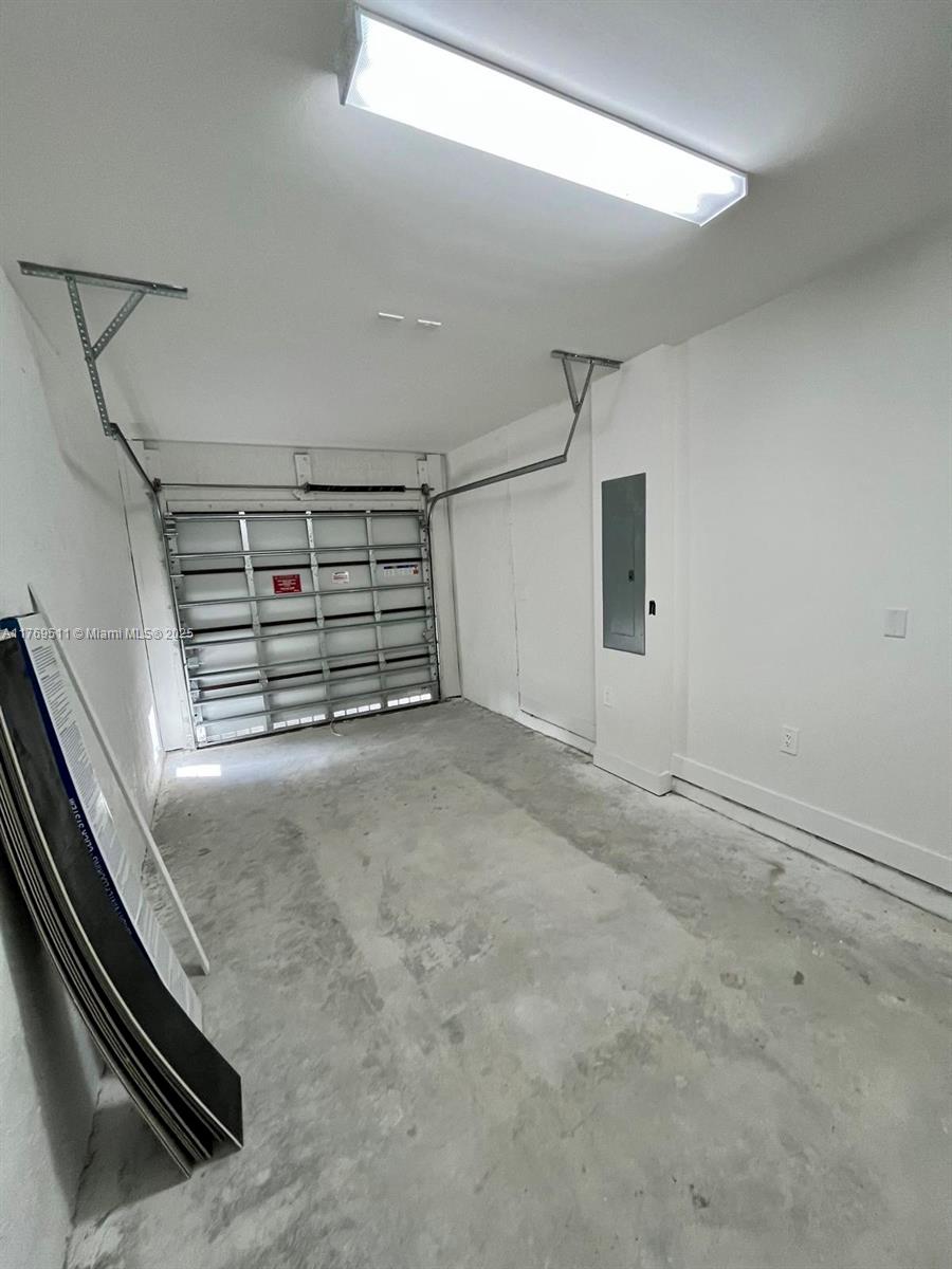 18995 Southwest 345th Terrace Homestead, FL 33034 - Photo 18 of 21 a view of an empty room