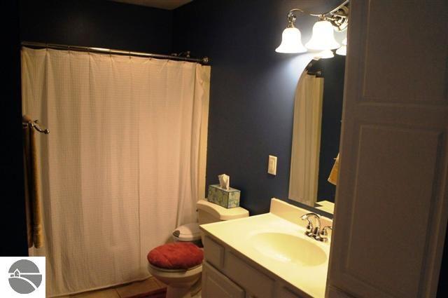 3256 Nimrod Road Traverse City, MI 49685 - Photo 14 of 31 1742577-13.JPG