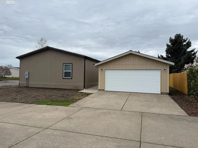 $269,900 | 2544 Rosebay Street, Eugene, OR 97402