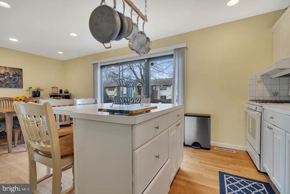 898 Jamestown Road Hightstown, NJ 08520 - Photo 12 of 42 Gallery Image 12
