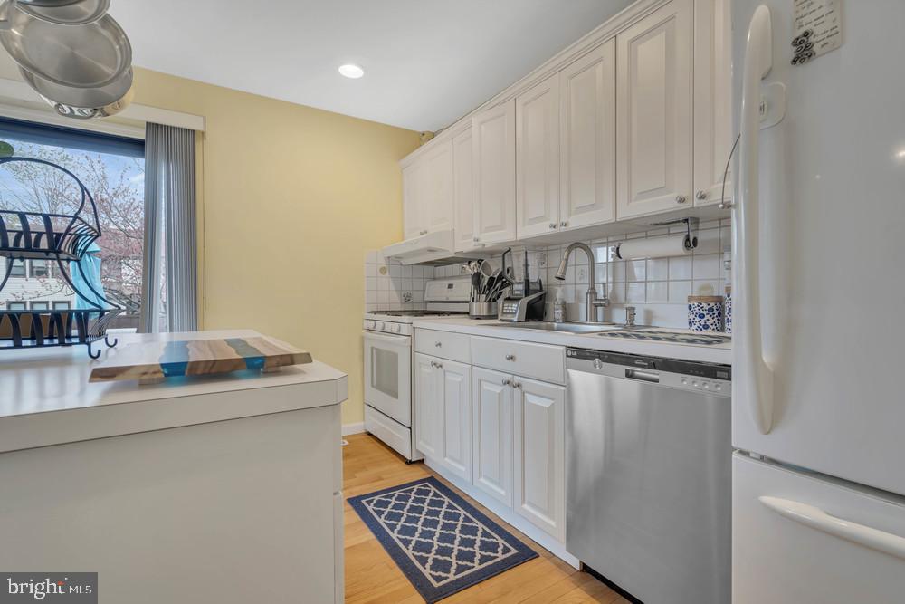 898 Jamestown Road Hightstown, NJ 08520 - Photo 13 of 42 Gallery Image 13