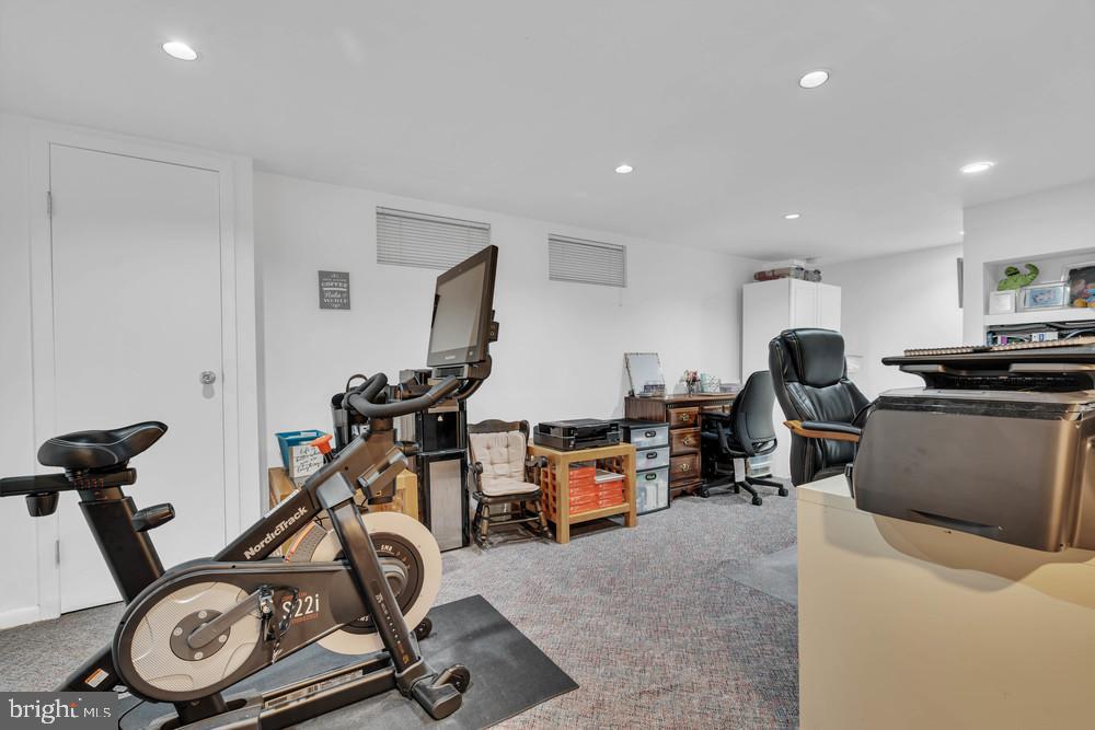 898 Jamestown Road Hightstown, NJ 08520 - Photo 30 of 42 Gallery Image 30