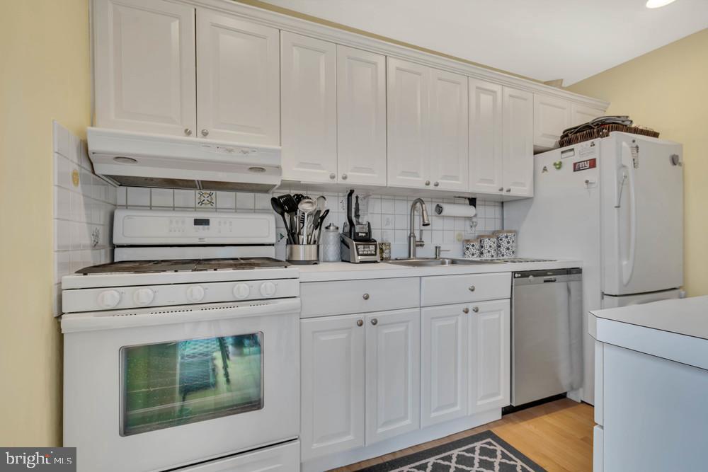 898 Jamestown Road Hightstown, NJ 08520 - Photo 10 of 42 Gallery Image 10