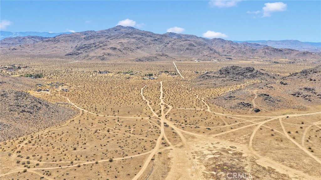 1 Fairview Valley Road Apple Valley, CA 92307 - Photo 7 of 12