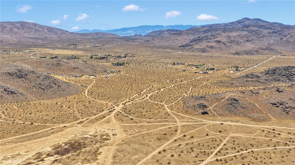 1 Fairview Valley Road Apple Valley, CA 92307 - Photo 8 of 12