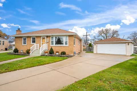 $375,000 | 4533 Hirschberg Court, Schiller Park, IL 60176