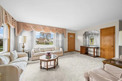 $375,000 | 4533 Hirschberg Court, Schiller Park, IL 60176