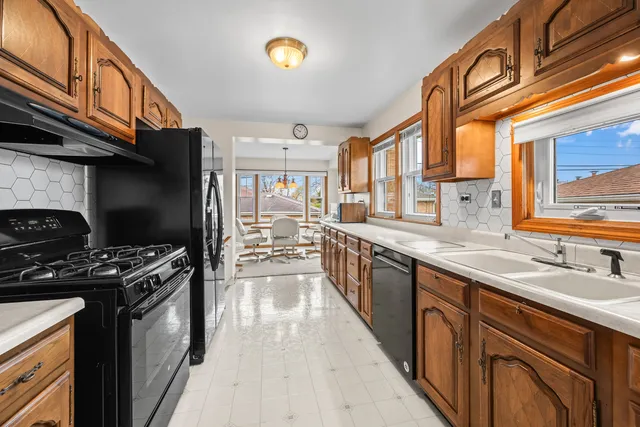 $375,000 | 4533 Hirschberg Court, Schiller Park, IL 60176