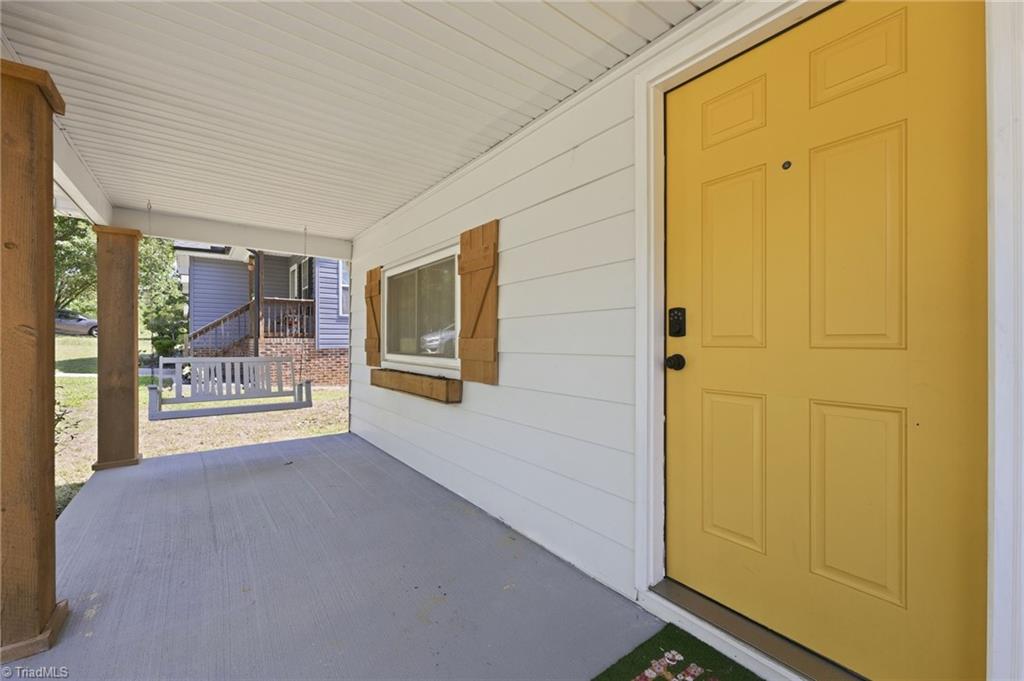 2104 Sheldon Road Greensboro, NC 27405 - Photo 4 of 49
