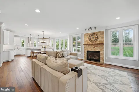 $2,395,000 | 10008 Murnane Street, Vienna, VA 22181