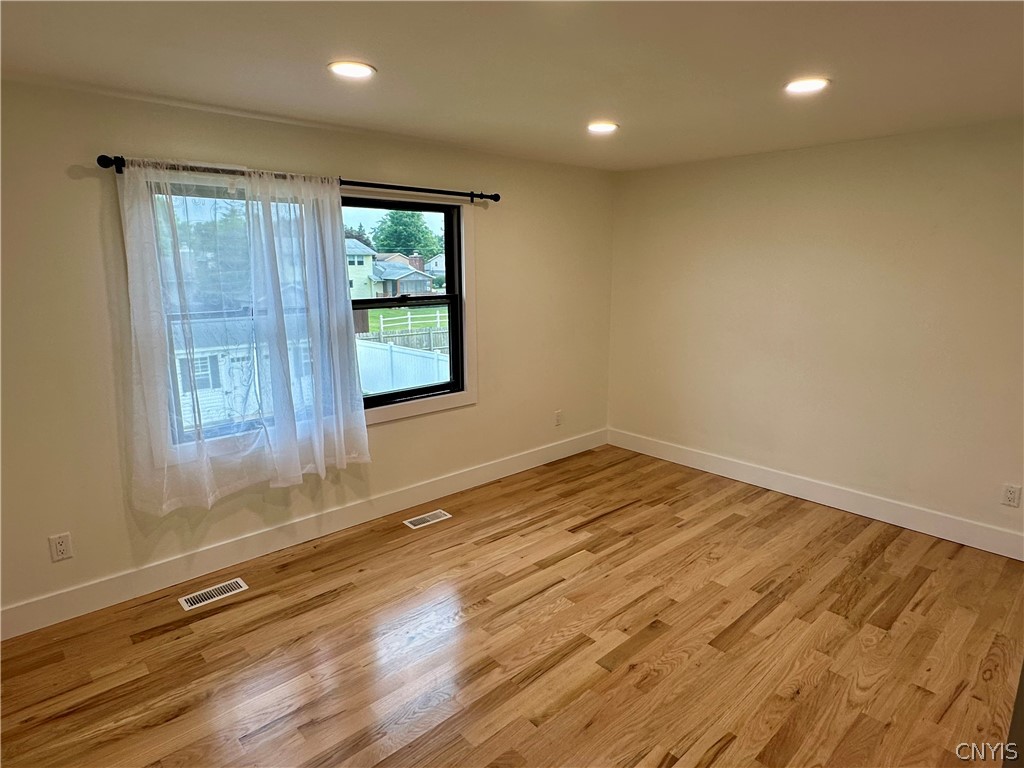 4961 Windgate Road Liverpool, NY 13088 - Photo 13 of 33