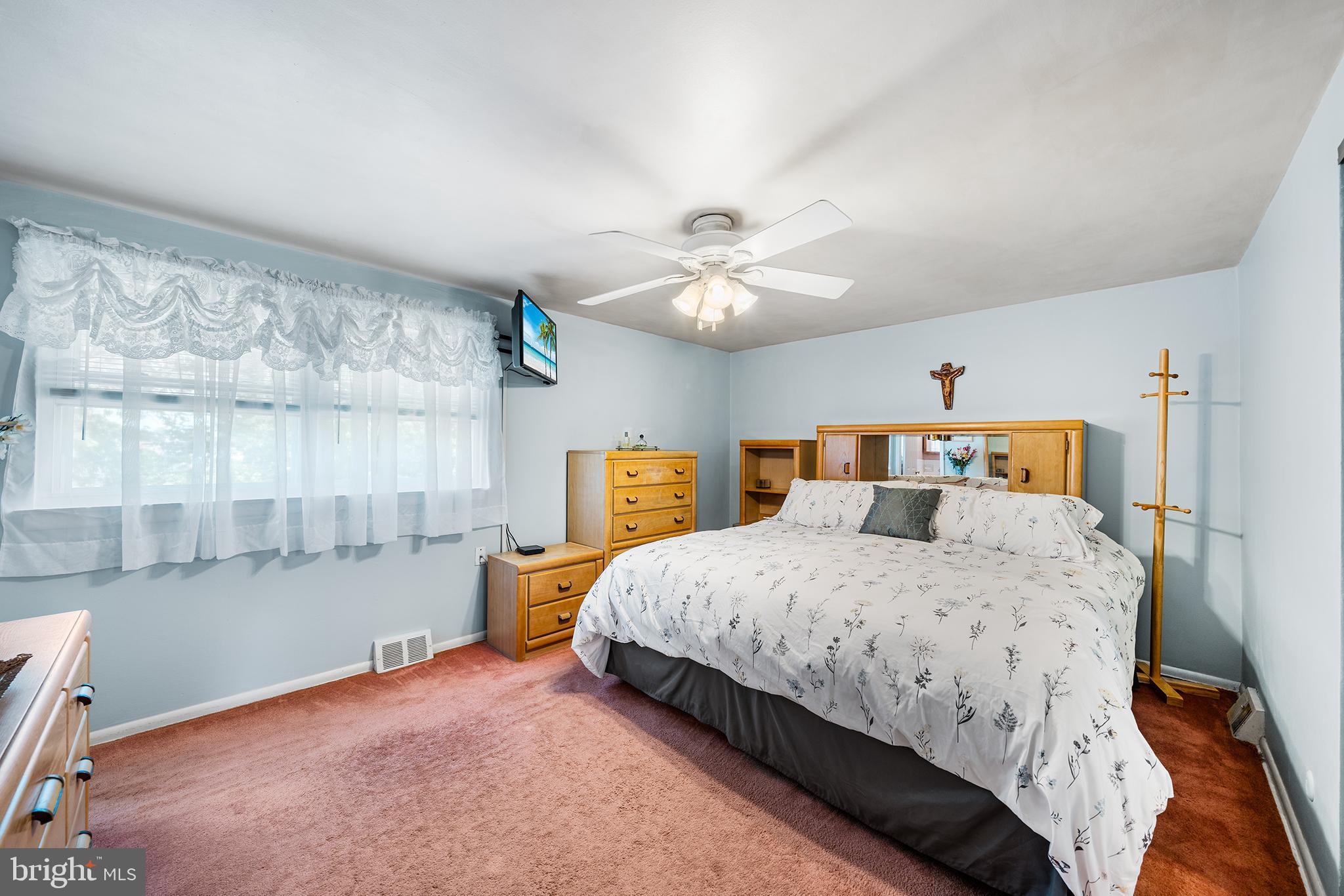 1669 Radburn Road Bensalem, PA 19020 - Photo 18 of 30