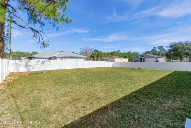 a view of an ocean from a yard