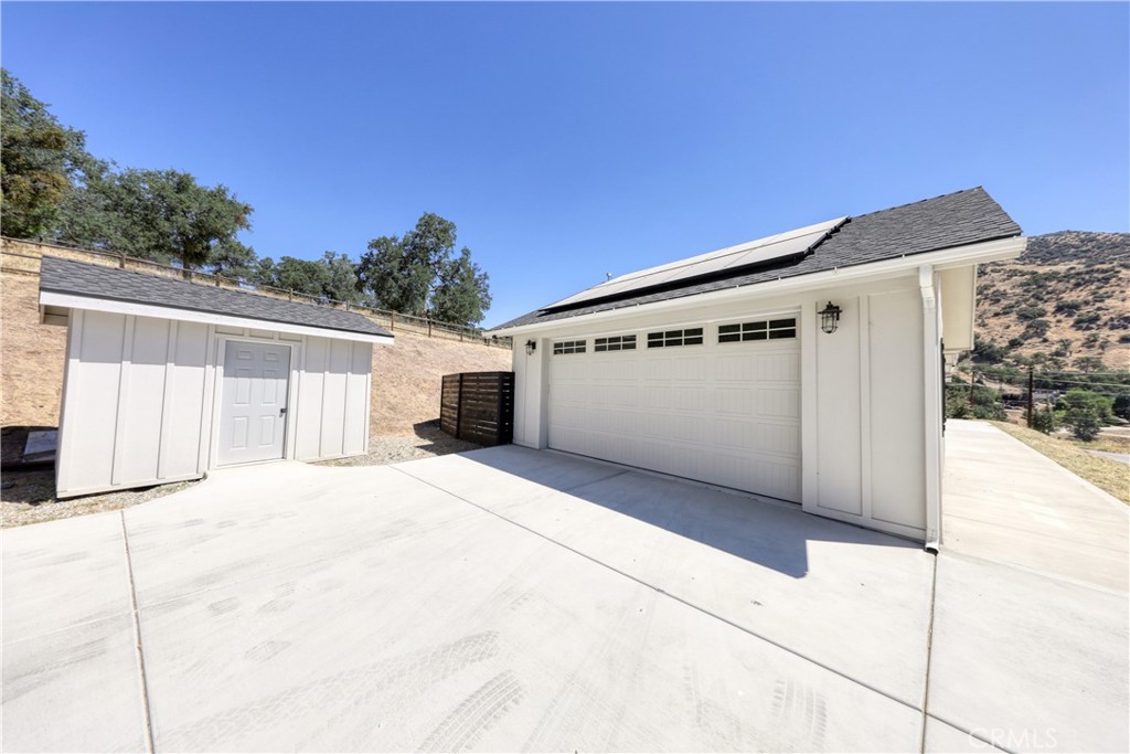 25904 Bear Valley Road Tehachapi, CA 93561 - Photo 6 of 66