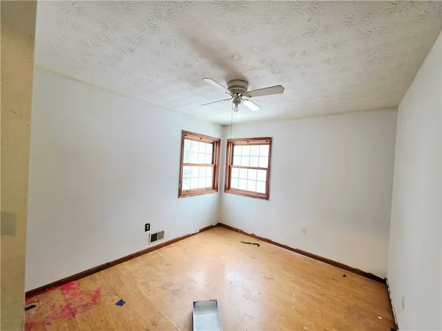 $150,000 | 9289 South Street Road, Le Roy, NY 14482