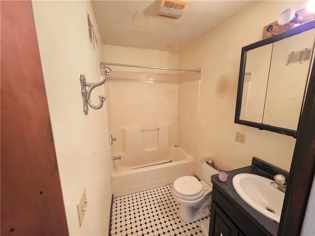 $150,000 | 9289 South Street Road, Le Roy, NY 14482