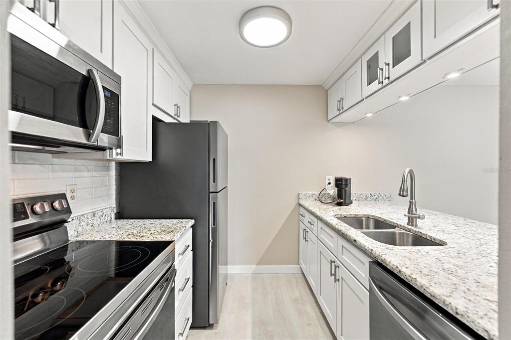 3265 South Beneva Road, Unit 104 Sarasota, FL 34232 - Photo 11 of 39 Gallery Image 11