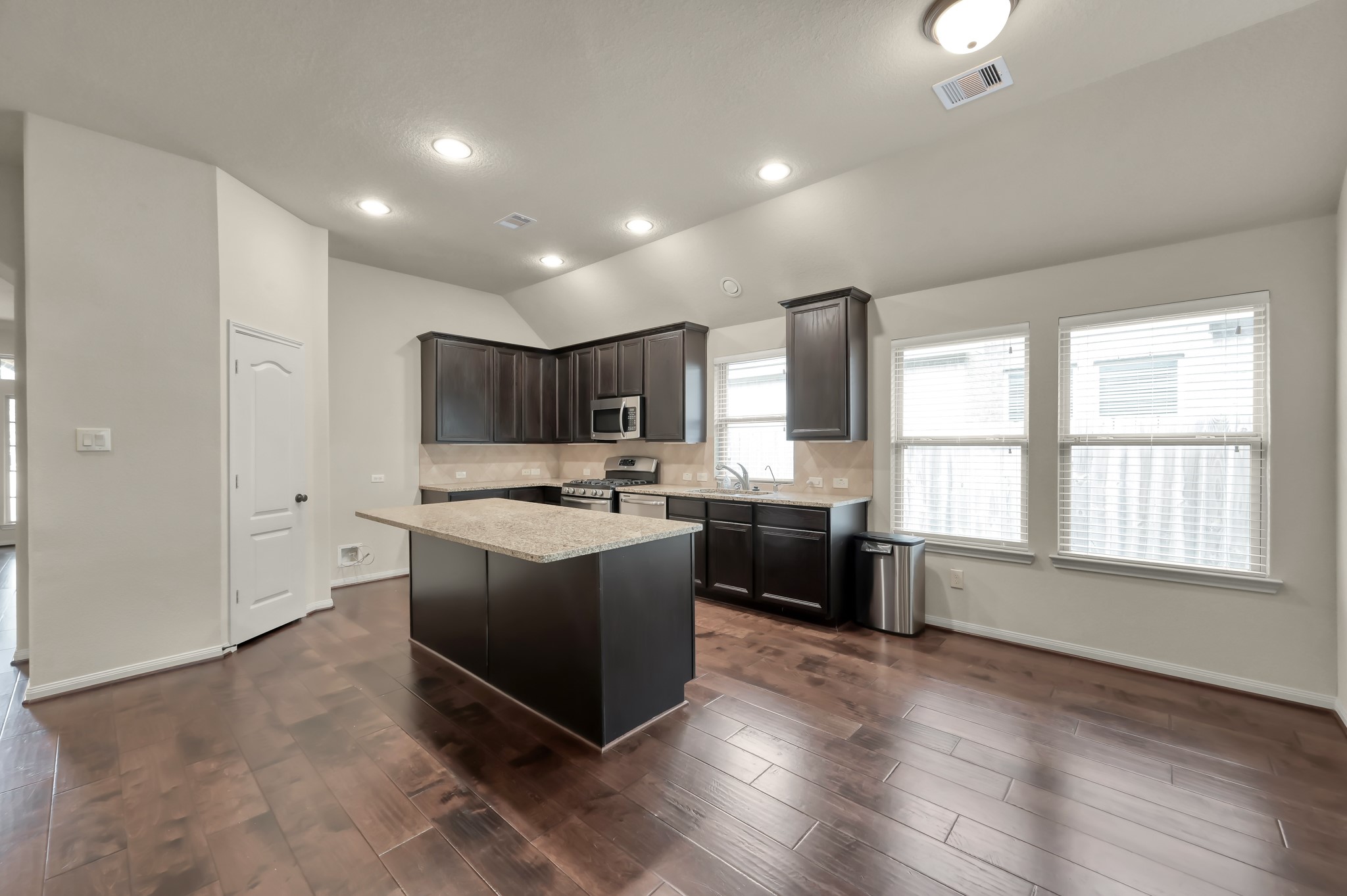 17243 Rookery Court Conroe, TX 77385 - Photo 16 of 50