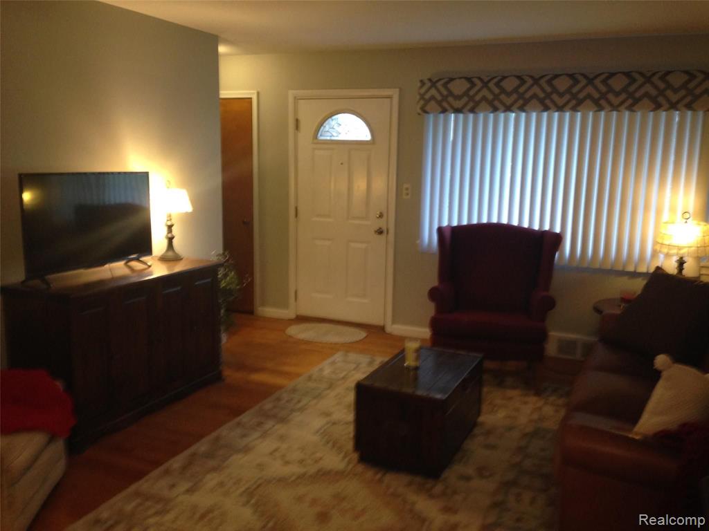 9727 Middlebelt Road Livonia, MI 48150 - Photo 6 of 21