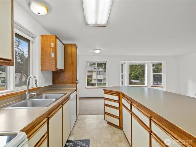 $889,000 | 13411 Meadow Road, Everett, WA 98208