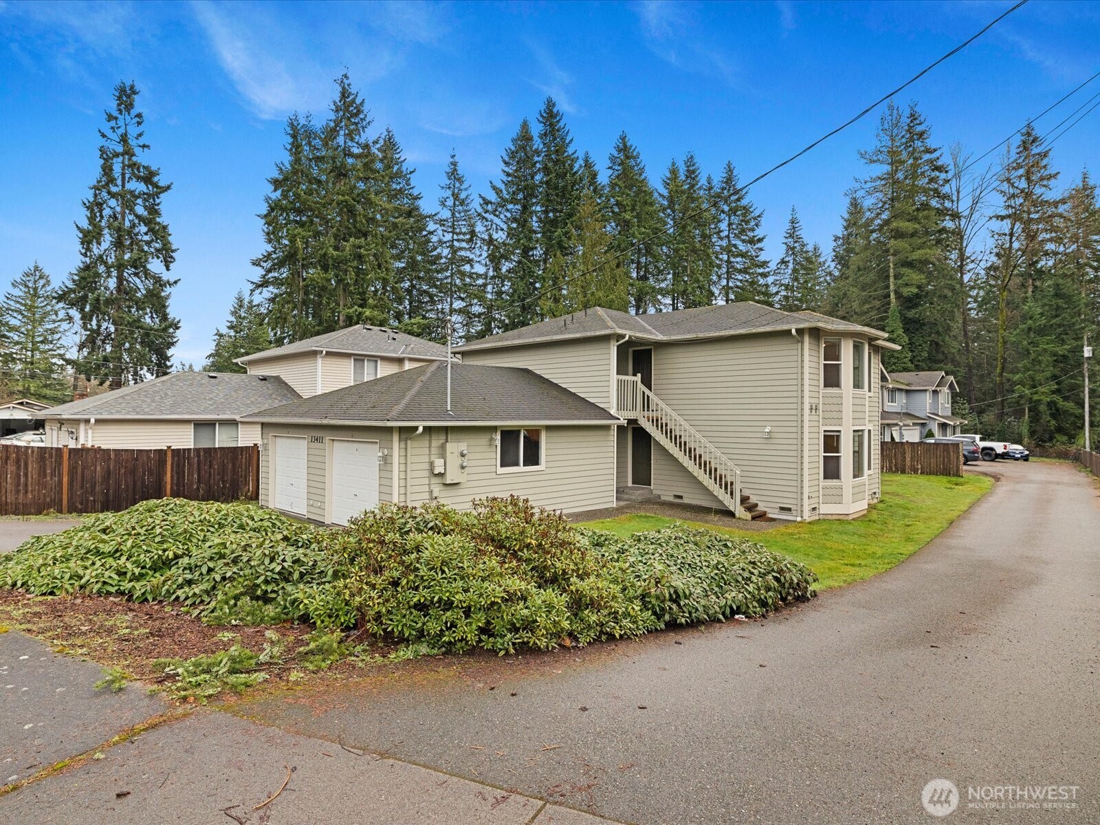 13411 Meadow Road Everett, WA 98208 - Photo 4 of 40