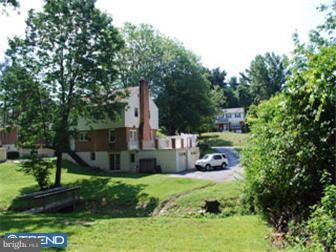 126 Brookside Road Newtown Square, PA 19073 - Photo 6 of 12 Exterior Back