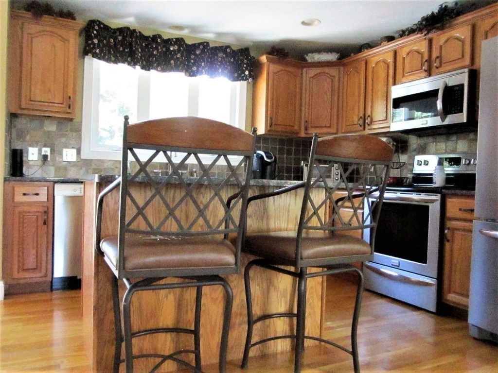 34 Vista Circle Rutland, MA 01543 - Photo 5 of 29 Gallery Image 5
