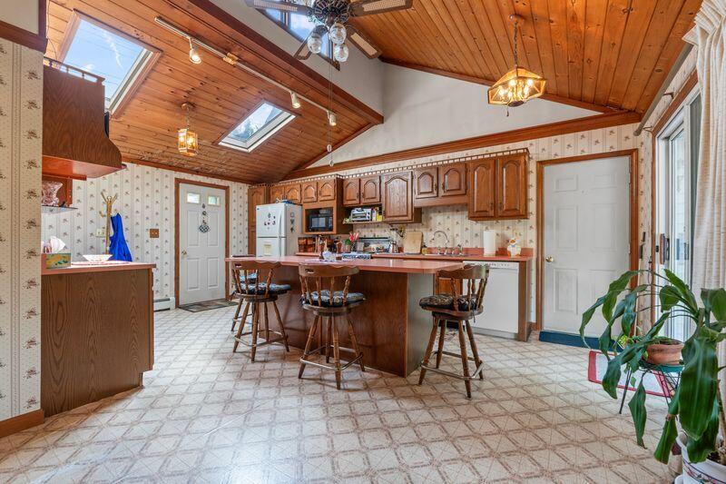 93 Sanford Road Wells, ME 04090 - Photo 14 of 101 6_Mv19fg