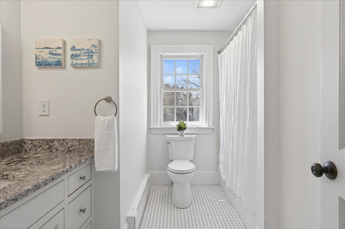 22 Royall Point Road Yarmouth, ME 04096 - Photo 48 of 109 Upstairs full bath